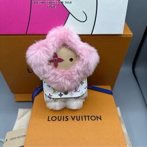 Louis Vuitton x Takashi Murakami vivienne EarPod bag charm